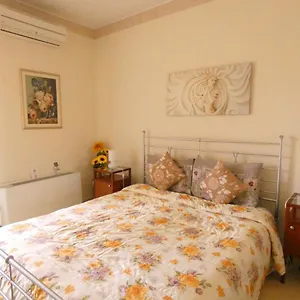 villa-magnolia-bb.taorminaitalyhotels.com/
